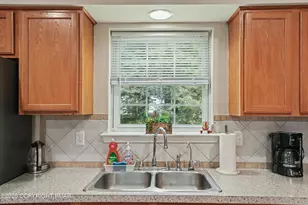 220 Nadine Blvd, Pocono Summit, PA 18346 - Photo 11