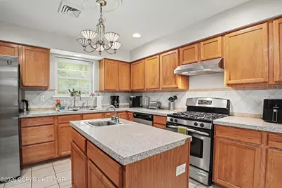  220 Nadine Boulevard, Pocono Summit, PA 18346 - Photo 3