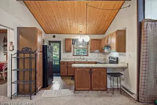 2130 Fawn Ln, Bushkill, PA 18324 - Photo 3