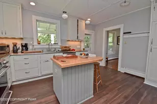 184 Main St, Delaware Water Gap, PA 18327 - Photo 11