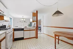 3654 Sugar Berry Ln, Tobyhanna, PA 18466 - Photo 13