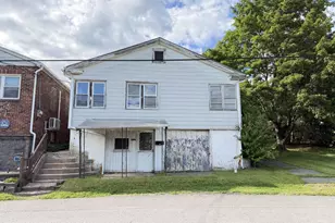 17 E Mussmano Ave, Nesquehoning, PA 18240 - Photo 3