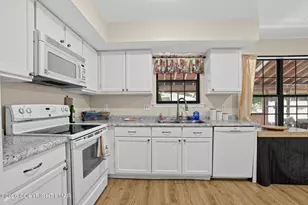 111 Cypress Dr, Quakertown, PA 18951 - Photo 5