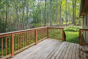 391 Berry Ln, Pocono Lake, PA 18347 - Photo 29