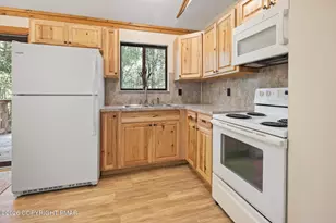 391 Berry Ln, Pocono Lake, PA 18347 - Photo 13