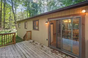 391 Berry Ln, Pocono Lake, PA 18347 - Photo 27