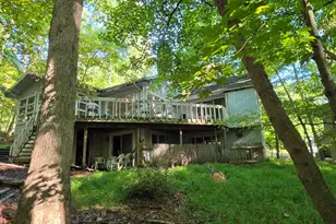 442 Somerset Dr, East Stroudsburg, PA 18301 - Photo 3
