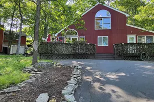 210 Dover Dr, Bushkill, PA 18324 - Photo 3