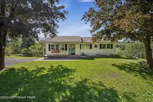 413 Stony Brook Dr, Stroudsburg, PA 18360 - Photo 1