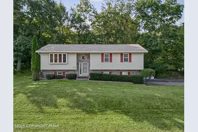  55 Charlwood Drive, Freeland, PA 18224 - Photo 1
