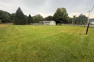 458 Briscoe Mountain Rd, Dingmans Ferry, PA 18328 - Photo 11