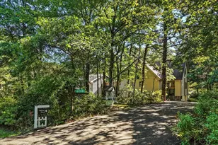 2208 Mohegan Ct, Long Pond, PA 18334 - Photo 33