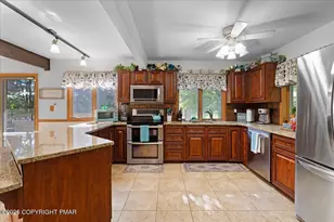 2208 Mohegan Ct, Long Pond, PA 18334 - Photo 3