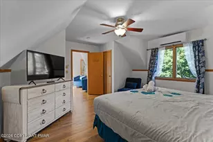 2208 Mohegan Ct, Long Pond, PA 18334 - Photo 15