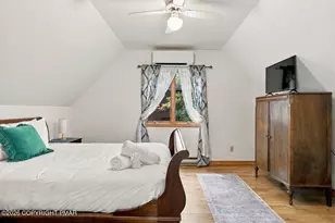 2208 Mohegan Ct, Long Pond, PA 18334 - Photo 5