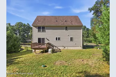  302 Lees Run Circle, East Stroudsburg, PA 18302 - Photo 15