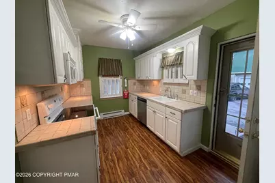  877 Scott Street, Stroudsburg, PA 18360 - Photo 13