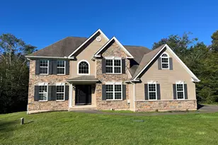 129 Doria Dr, Blakeslee, PA 18610 - Photo 1