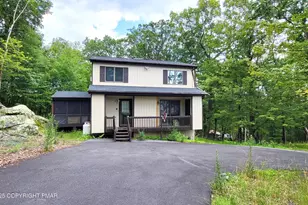 171 Cambridge Ct, Bushkill, PA 18324 - Photo 1