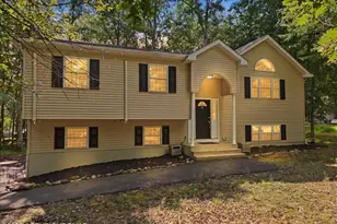 1216 Hunters Woods Dr, East Stroudsburg, PA 18301 - Photo 3