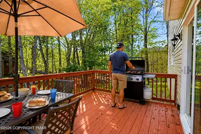  1070 Country Place Drive, Tobyhanna, PA 18466 - Photo 5