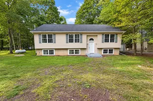 33 Burnshaw Ln, Albrightsville, PA 18210 - Photo 1