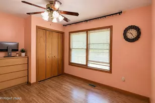 135 Mountain Top Cir, Bushkill, PA 18324 - Photo 25