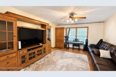  135 Mountain Top Circle, Bushkill, PA 18324 - Photo 7