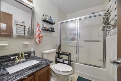  203 Bellingham Drive, Bushkill, PA 18324 - Photo 19