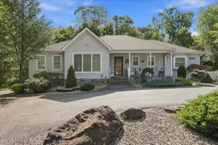 126 Estate Dr, East Stroudsburg, PA 18301 - Photo 1