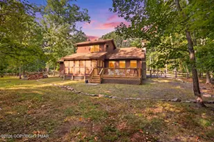 523 Saunders Ct, Bushkill, PA 18324 - Photo 1