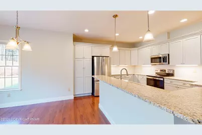  223 Canterbury Circle, Blakeslee, PA 18610 - Photo 11