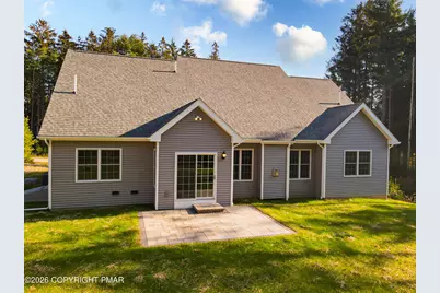  223 Canterbury Circle, Blakeslee, PA 18610 - Photo 5