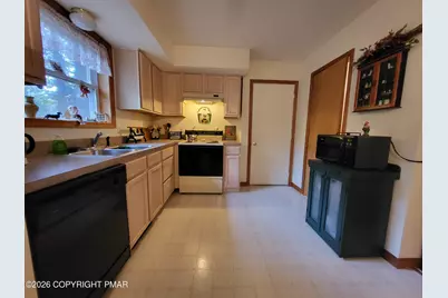  141 Manchester Drive, Bushkill, PA 18324 - Photo 17
