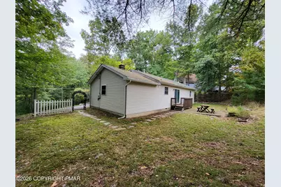  141 Manchester Drive, Bushkill, PA 18324 - Photo 5