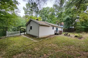 141 Manchester Dr, Bushkill, PA 18324 - Photo 5