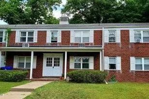 404 Woodcliffe Ave, Stroudsburg, PA 18360 - Photo 1
