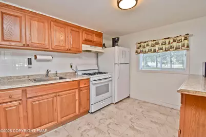  107 Martin Lane, Tafton, PA 18464 - Photo 11