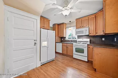  127 Broad Street, Stroudsburg, PA 18360 - Photo 11