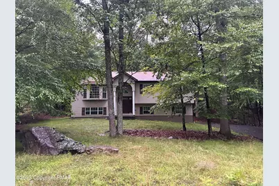  1147 Hunters Woods Drive, East Stroudsburg, PA 18301 - Photo 3