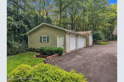  2239 Long Acre Drive, Effort, PA 18330 - Photo 5