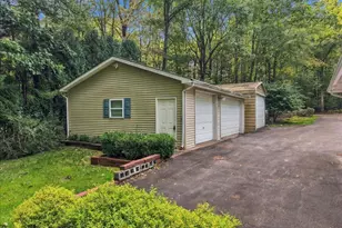 2239 Long Acre Dr, Effort, PA 18330 - Photo 5