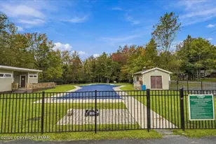 425 Scotch Pine Dr, Pocono Summit, PA 18346 - Photo 11