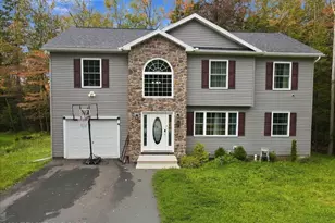 425 Scotch Pine Dr, Pocono Summit, PA 18346 - Photo 3