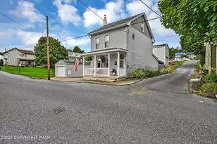 215 Willing St, Llewellyn, PA 17944 - Photo 3