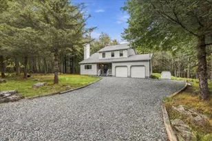 1018 Valley Rd, Newfoundland, PA 18445 - Photo 3