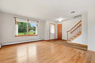 233 Treeline Dr, Pen Argyl, PA 18072 - Photo 3
