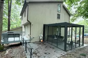 322 Brentwood Dr, Bushkill, PA 18324 - Photo 3