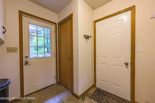10 Linden Dr, Lake Harmony, PA 18624 - Photo 9