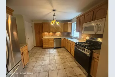  255 E Broad Street, East Stroudsburg, PA 18301 - Photo 15